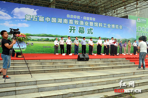 以“健康养殖美丽湖南”为主题的本届畜博会直接签约金额达1.85亿元。